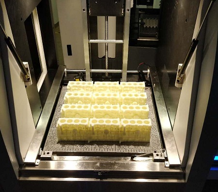 汽车发动机外壳模型3D打印